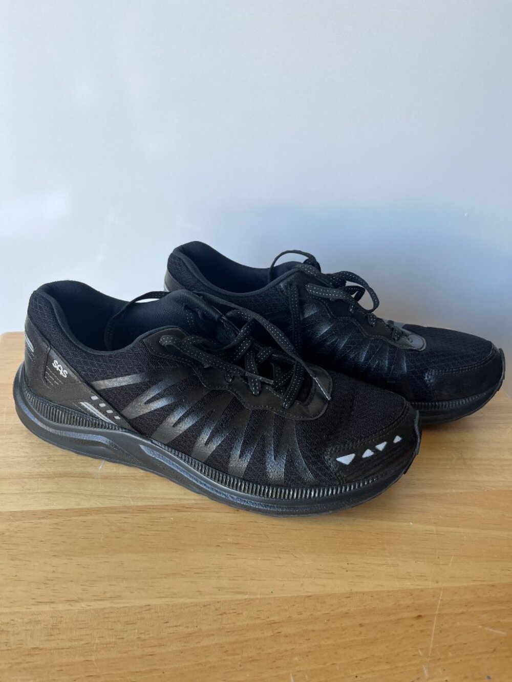 Mission One-M Lace Up Sneaker SAS 10.5D